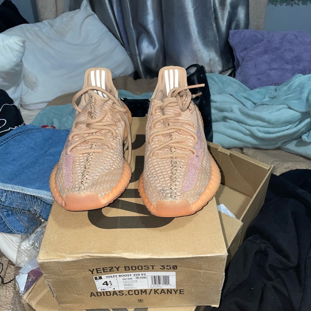 Yeezy boost 350 V2